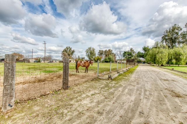 16036 S Del Rey Avenue, Kingsburg, CA 93631