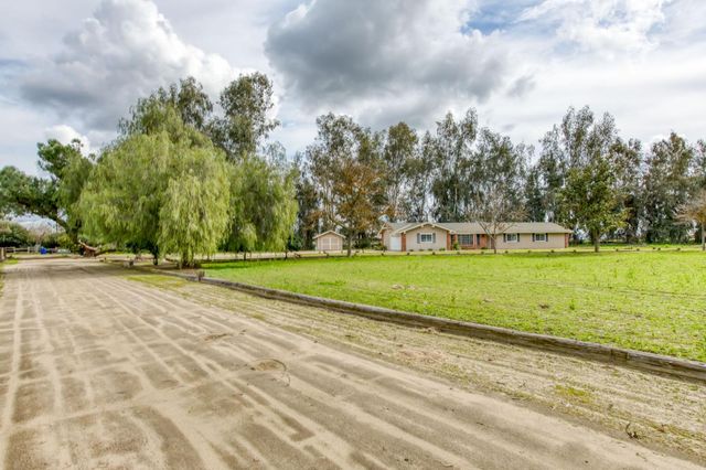 16036 S Del Rey Avenue, Kingsburg, CA 93631