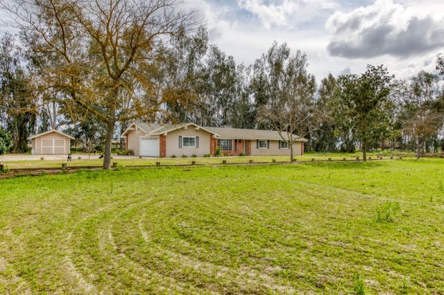 16036 S Del Rey Avenue, Kingsburg, CA 93631