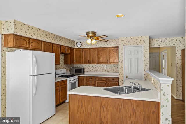 2220 LOCUST DR, Lansdale, PA 19446