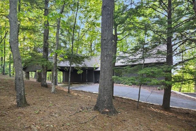 40 Sanderlin Mountain Drive, Jasper, GA 30143