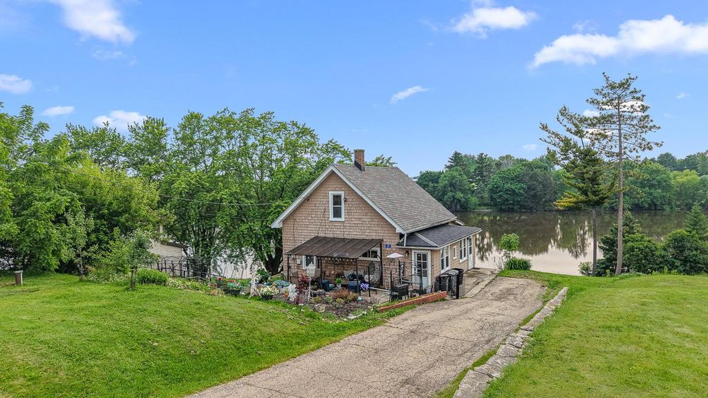 21 S Elm STREET, Mayville, WI 53050