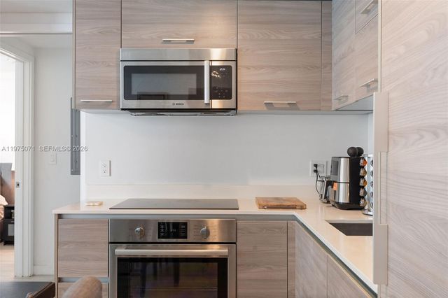 1300 S Miami Ave 2807, Miami, FL 33130