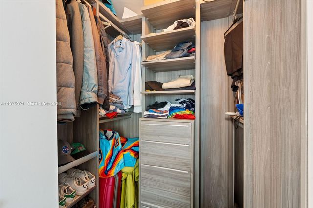 1300 S Miami Ave 2807, Miami, FL 33130