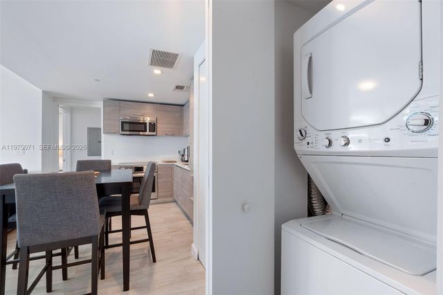 1300 S Miami Ave 2807, Miami, FL 33130