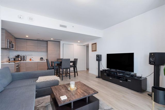 1300 S Miami Ave 2807, Miami, FL 33130