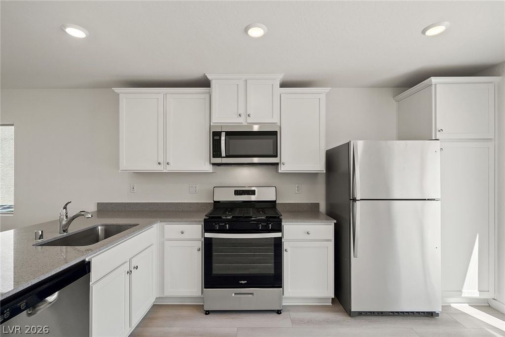 6724 Violet Cascade Avenue, Las Vegas, NV 89156 — photo 4