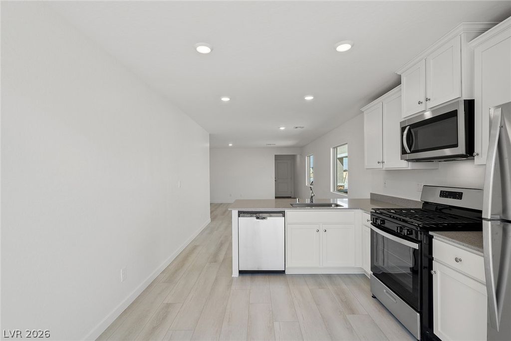 6724 Violet Cascade Avenue, Las Vegas, NV 89156 — photo 5