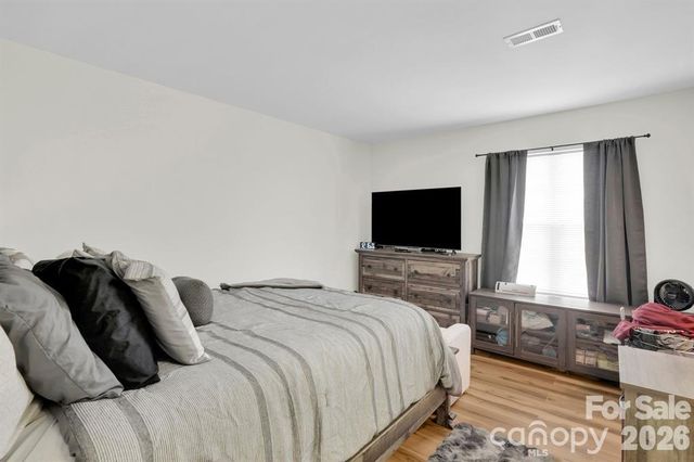 2911 Iron Gate Lane, Charlotte, NC 28212