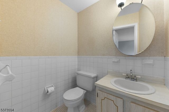 46 Dorchester Ct, Hillsborough Twp., NJ 08844