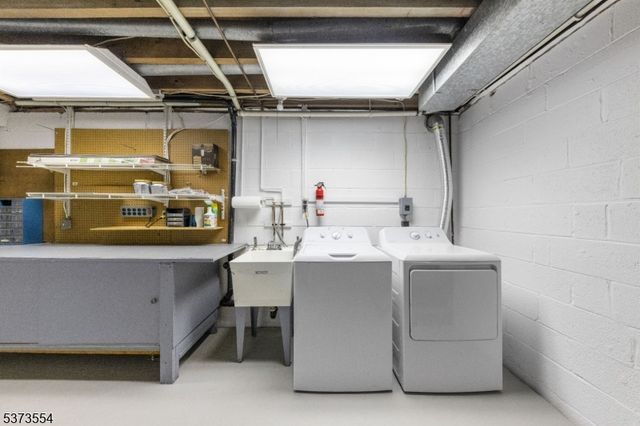 46 Dorchester Ct, Hillsborough Twp., NJ 08844