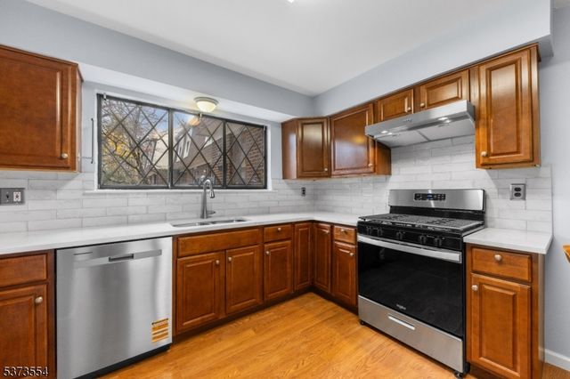 46 Dorchester Ct, Hillsborough Twp., NJ 08844