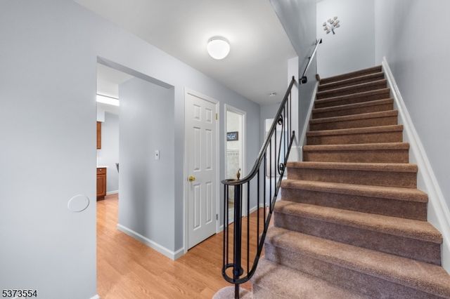 46 Dorchester Ct, Hillsborough Twp., NJ 08844