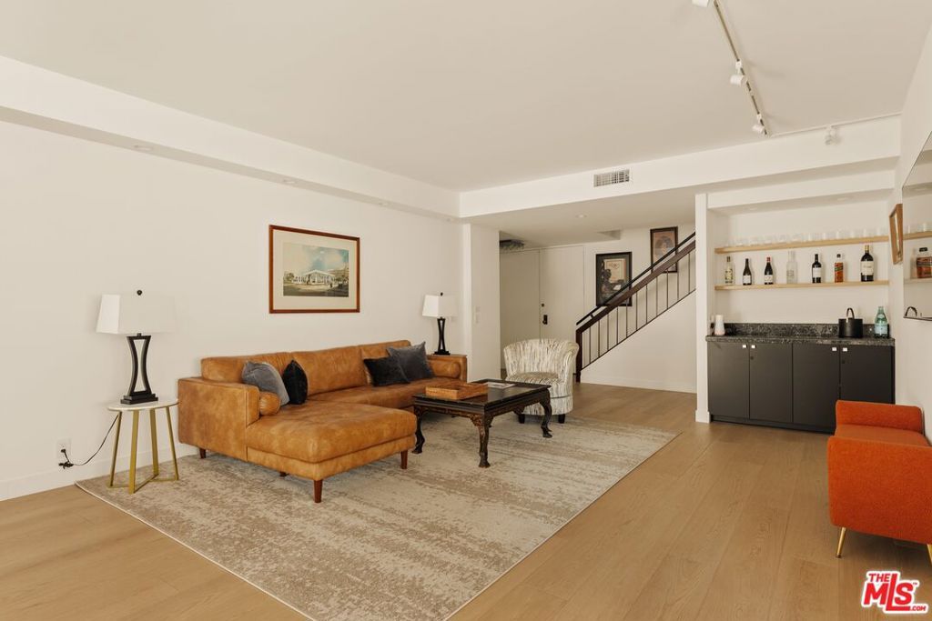 211 S Spalding Drive 107S, Beverly Hills, CA 90212 — photo 3