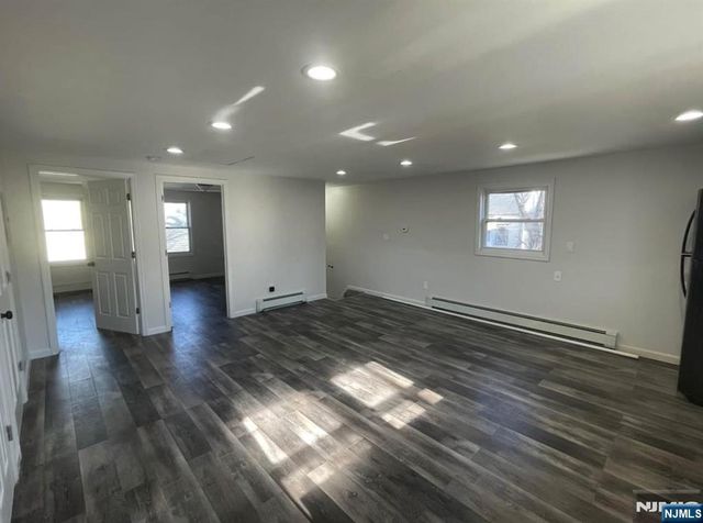 10 -16 Hopper 2, Paterson, NJ 07522