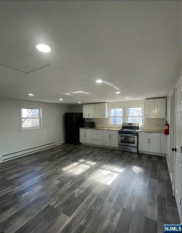 10 -16 Hopper 2, Paterson, NJ 07522