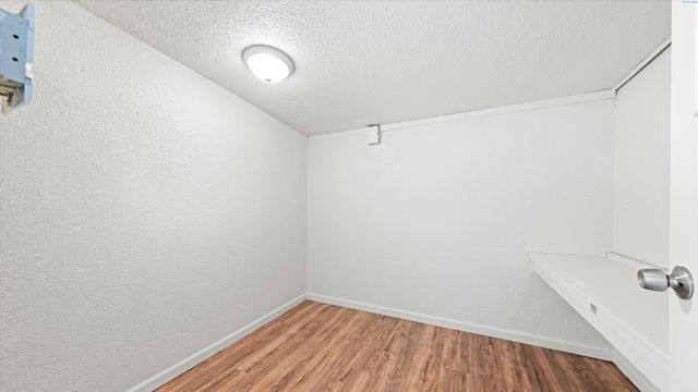 1082 N 61st Ave, West Richland, WA 99353