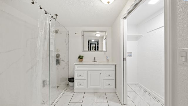 1082 N 61st Ave, West Richland, WA 99353