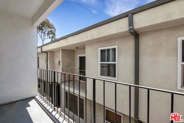 1021 N Genesee Avenue 8, West Hollywood, CA 90046