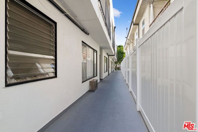 1021 N Genesee Avenue 8, West Hollywood, CA 90046