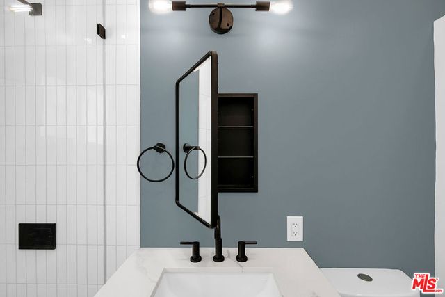 1021 N Genesee Avenue 8, West Hollywood, CA 90046