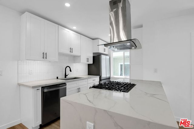 1021 N Genesee Avenue 8, West Hollywood, CA 90046