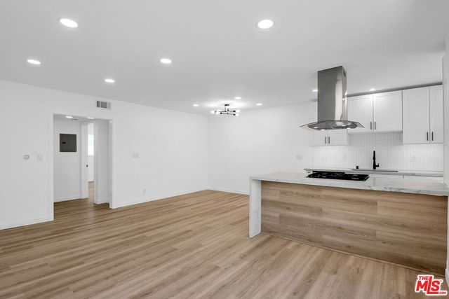 1021 N Genesee Avenue 8, West Hollywood, CA 90046