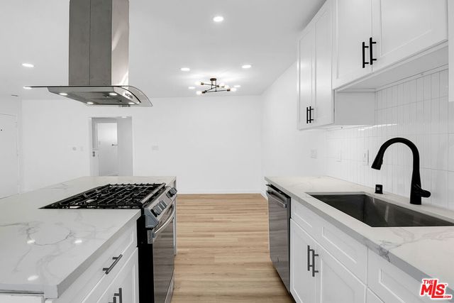 1021 N Genesee Avenue 8, West Hollywood, CA 90046