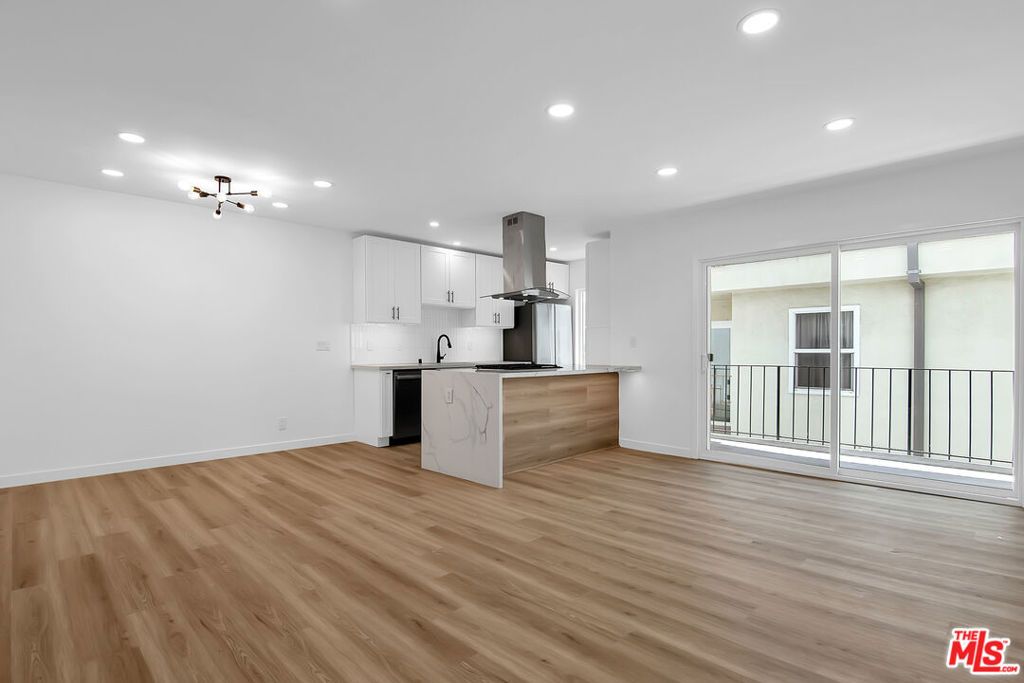 1021 N Genesee Avenue 8, West Hollywood, CA 90046