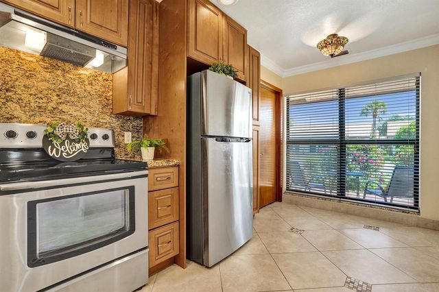 2105 SW 17th Circle, Deerfield Beach, FL 33442