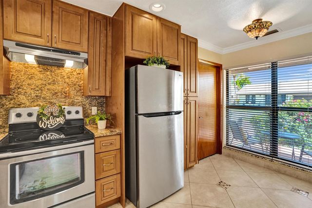 2105 SW 17th Circle, Deerfield Beach, FL 33442