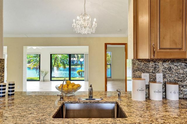 2105 SW 17th Circle, Deerfield Beach, FL 33442