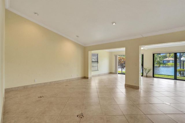 2105 SW 17th Circle, Deerfield Beach, FL 33442
