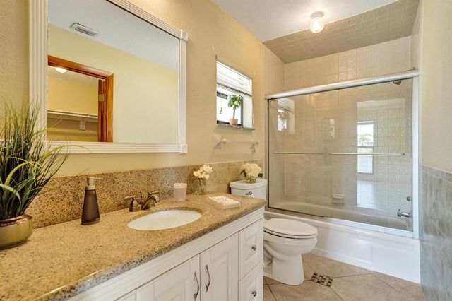 2105 SW 17th Circle, Deerfield Beach, FL 33442