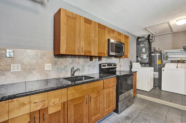 2105 SW 17th Circle, Deerfield Beach, FL 33442