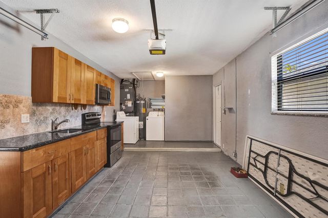 2105 SW 17th Circle, Deerfield Beach, FL 33442