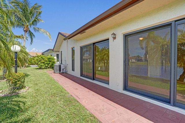 2105 SW 17th Circle, Deerfield Beach, FL 33442