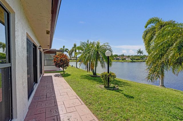 2105 SW 17th Circle, Deerfield Beach, FL 33442