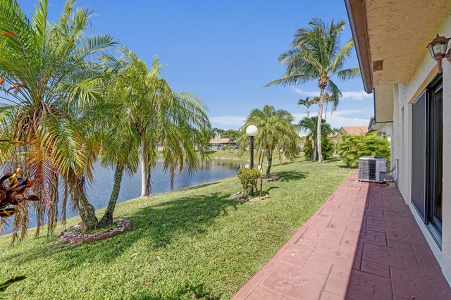 2105 SW 17th Circle, Deerfield Beach, FL 33442