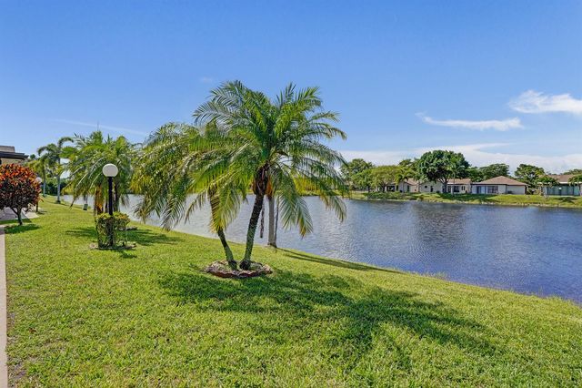2105 SW 17th Circle, Deerfield Beach, FL 33442