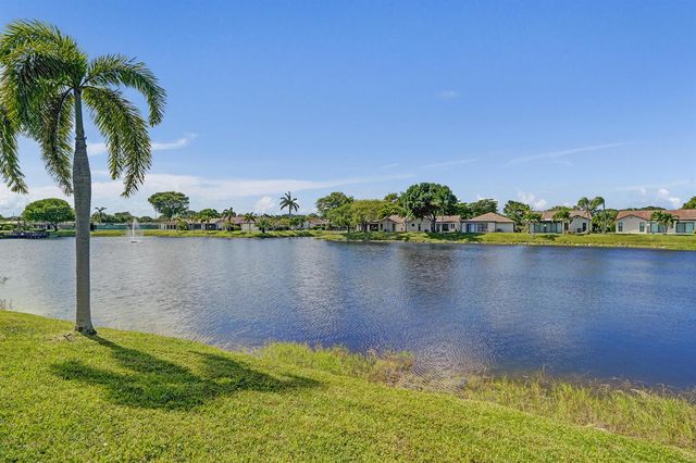 2105 SW 17th Circle, Deerfield Beach, FL 33442