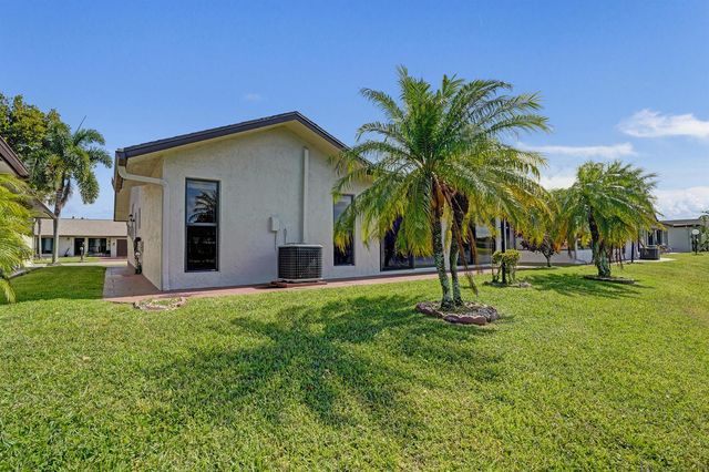 2105 SW 17th Circle, Deerfield Beach, FL 33442