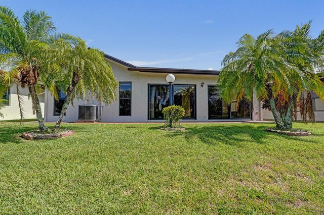2105 SW 17th Circle, Deerfield Beach, FL 33442