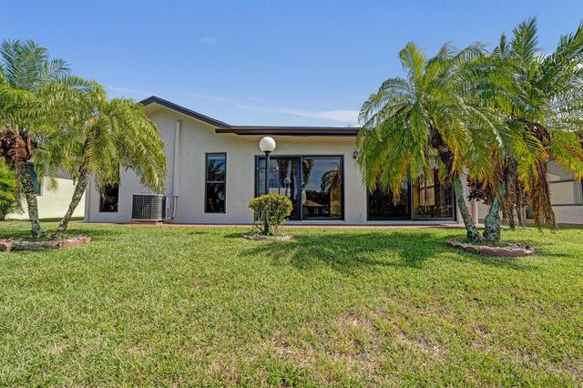 2105 SW 17th Circle, Deerfield Beach, FL 33442