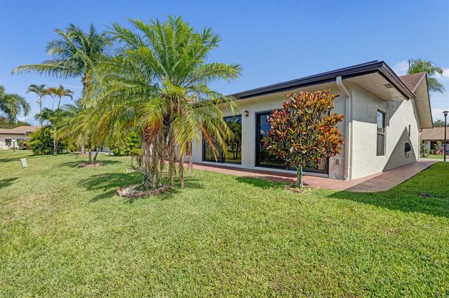 2105 SW 17th Circle, Deerfield Beach, FL 33442
