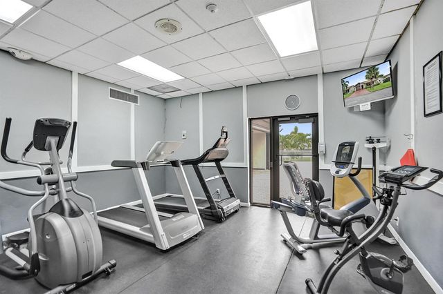 2105 SW 17th Circle, Deerfield Beach, FL 33442