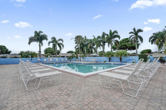 2105 SW 17th Circle, Deerfield Beach, FL 33442