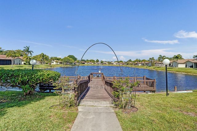 2105 SW 17th Circle, Deerfield Beach, FL 33442