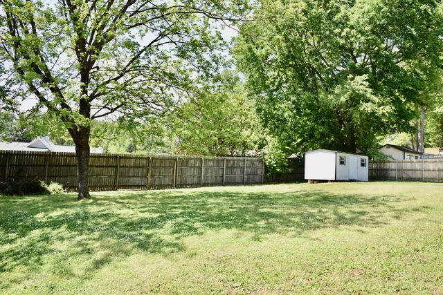 216 W Walden Circle, Soddy Daisy, TN 37379