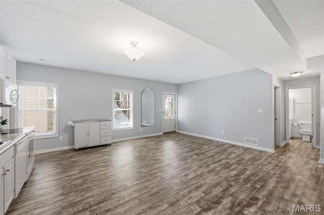 3414 E Lime Kiln A, St Charles, MO 63301